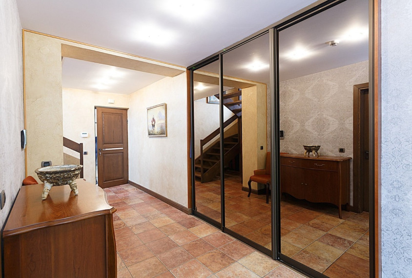 Parduodamas namas Pakruojo r. sav., Pakruojo m., Pievų tak. , 175.52 m2 ploto, 2 aukštai 10