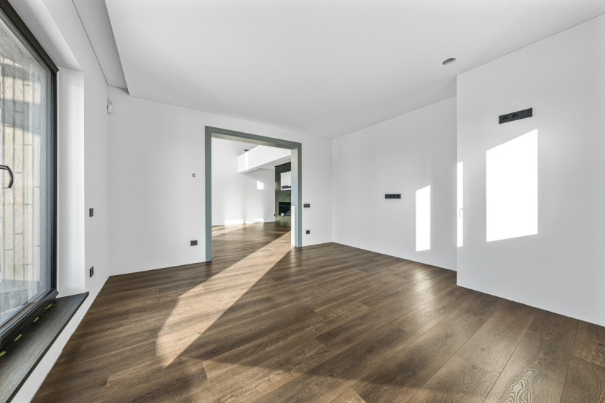 Parduodamas namas Švenčionių g., Raudondvario k., Vilniaus r. sav., 237.16 m2 ploto, 2 aukštai 12