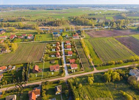 PARDUODAMI NAMŲ VALDOS ŽEMĖS SKLYPAI RUSNĖJE, SODŲ G. PARDUODAMI NAMŲ VALDOS ŽEMĖS SKLYPAI RUSNĖJE, SODŲ G.
