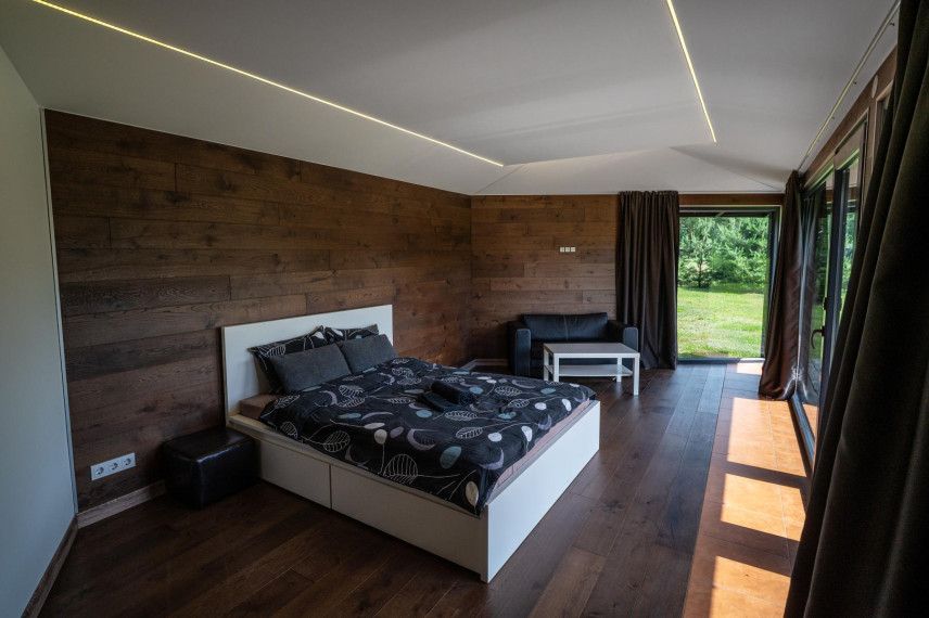 Parduodamas namas Žaliosios k., Anykščių r. sav., 530.00 m² ploto 12 kambarių 14
