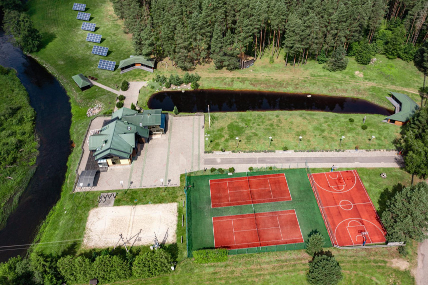 Parduodamas namas Žaliosios k., Anykščių r. sav., 530.00 m² ploto 12 kambarių 3