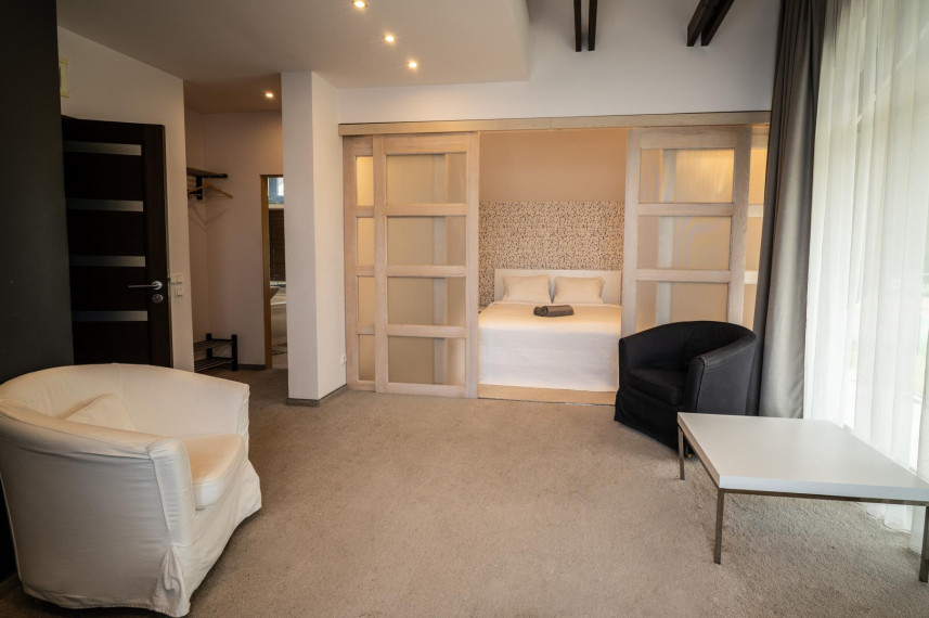Parduodamas namas Žaliosios k., Anykščių r. sav., 530.00 m² ploto 12 kambarių 28