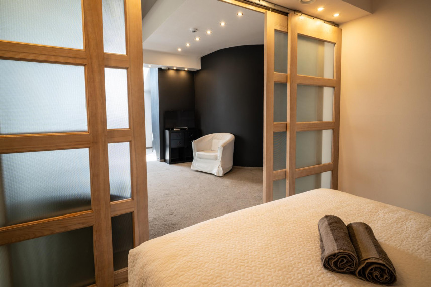 Parduodamas namas Žaliosios k., Anykščių r. sav., 530.00 m² ploto 12 kambarių 30
