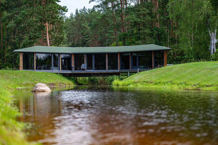 Parduodamas namas Žaliosios k., Anykščių r. sav., 530.00 m² ploto 12 kambarių 33