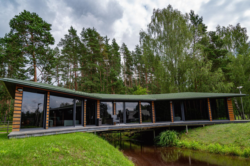 Parduodamas namas Žaliosios k., Anykščių r. sav., 530.00 m² ploto 12 kambarių 37