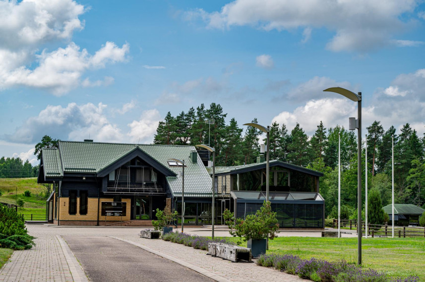 Parduodamas namas Žaliosios k., Anykščių r. sav., 530.00 m² ploto 12 kambarių 38