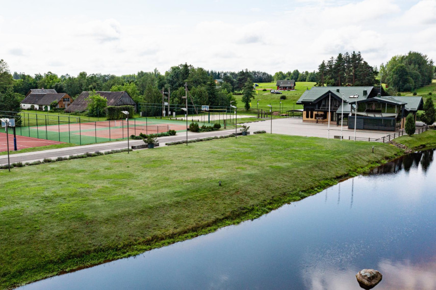 Parduodamas namas Žaliosios k., Anykščių r. sav., 530.00 m² ploto 12 kambarių 5