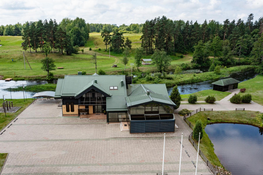 Parduodamas namas Žaliosios k., Anykščių r. sav., 530.00 m² ploto 12 kambarių 6