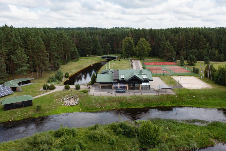 Parduodamas namas Žaliosios k., Anykščių r. sav., 530.00 m² ploto 12 kambarių 7