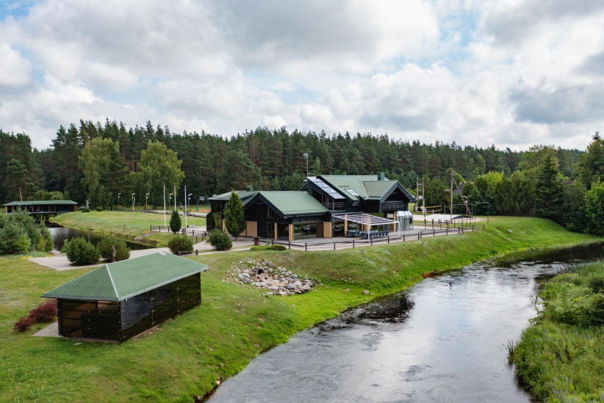 Parduodamas namas Žaliosios k., Anykščių r. sav., 530.00 m² ploto 12 kambarių 8