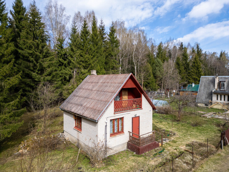 PARDUODAMAS MŪRINIS 54,10 KV. M. SODO NAMAS 6,40 ARŲ SKLYPE KAUBARISKIO KAIME 37