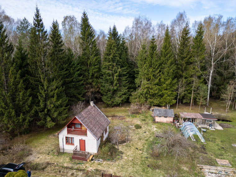 PARDUODAMAS MŪRINIS 54,10 KV. M. SODO NAMAS 6,40 ARŲ SKLYPE KAUBARISKIO KAIME 41