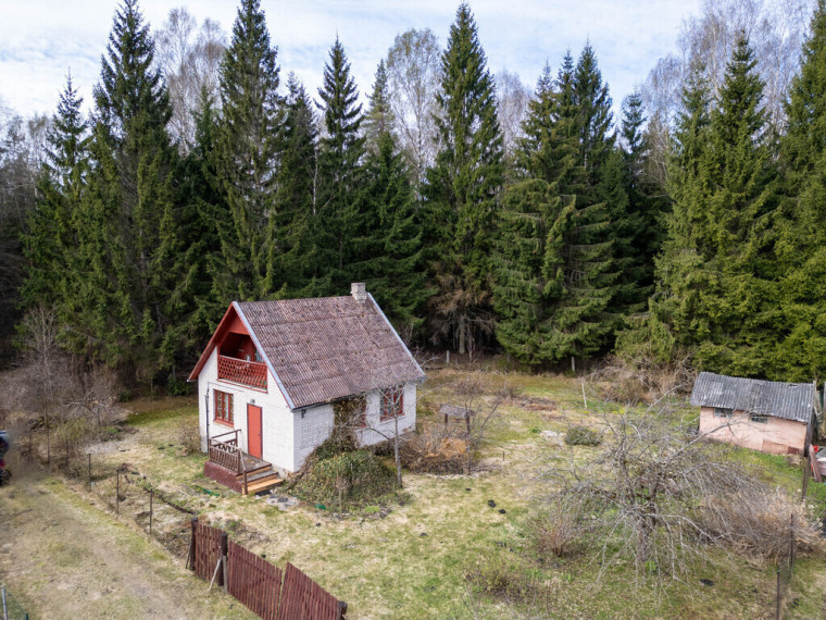 PARDUODAMAS MŪRINIS 54,10 KV. M. SODO NAMAS 6,40 ARŲ SKLYPE KAUBARISKIO KAIME 43