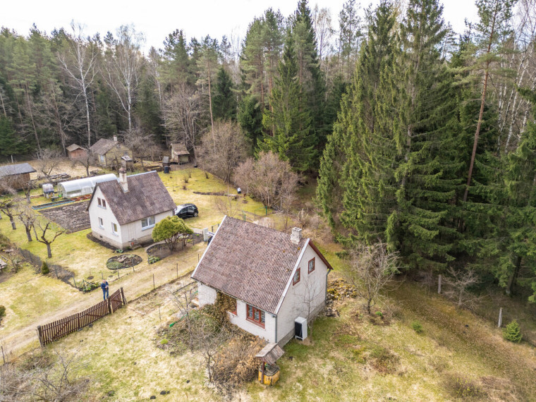 PARDUODAMAS MŪRINIS 54,10 KV. M. SODO NAMAS 6,40 ARŲ SKLYPE KAUBARISKIO KAIME 47