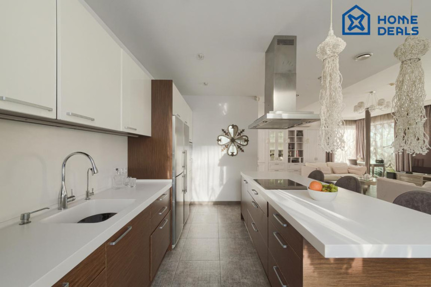 Parduodamas namas Mozūriškių g., Justiniškės, Vilniaus m., Vilniaus m. sav., 312.74 m² ploto 5 kambariai 8