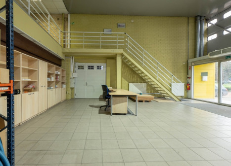 Nuomojamos administracinės, sandėliavimo patalpos Savanorių pr., Kauno m., Kauno m. sav., 300 m2 ploto Nuomojamos administracinės, sandėliavimo patalpos Savanorių pr., Kauno m., Kauno m. sav., 300 m2 ploto