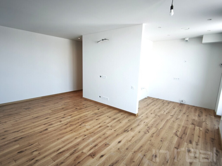 PARDUODAMAS PILNAI ĮRENGTAS BUTAS SU BALKONU NAUJAME, IŠSKIRTINĖS KOKYBĖS NAME, UTENOS CENTRE 2