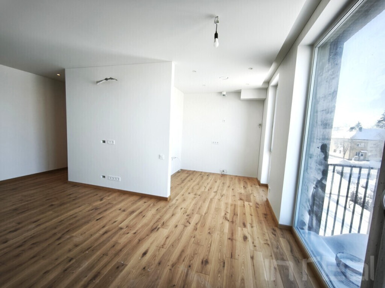 PARDUODAMAS PILNAI ĮRENGTAS BUTAS SU BALKONU NAUJAME, IŠSKIRTINĖS KOKYBĖS NAME, UTENOS CENTRE 11