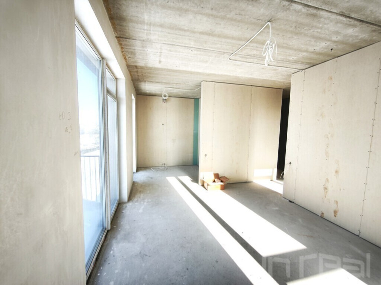 PARDUODAMAS BUTAS SU BALKONU NAUJAME, IŠSKIRTINĖS KOKYBĖS NAME, UTENOS CENTRE 7