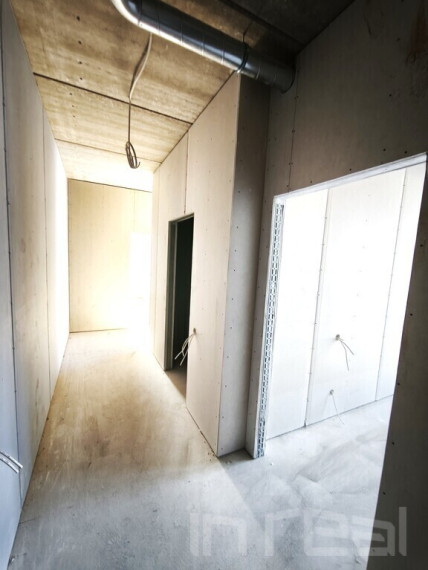 PARDUODAMAS BUTAS SU BALKONU NAUJAME, IŠSKIRTINĖS KOKYBĖS NAME, UTENOS CENTRE 15