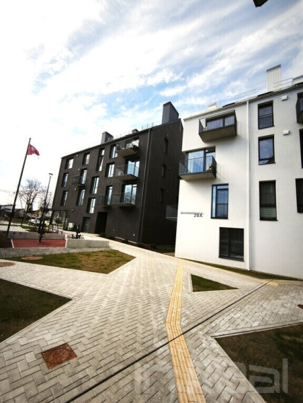 PARDUODAMAS BUTAS SU BALKONU NAUJAME, IŠSKIRTINĖS KOKYBĖS NAME, UTENOS CENTRE 3