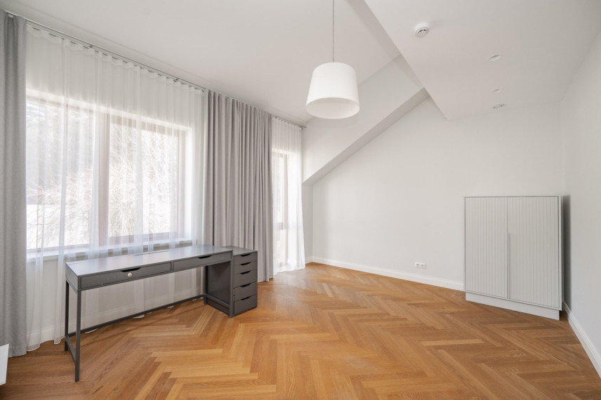 Parduodamas butas Žolyno g., Vilniaus m., Vilniaus m. sav., 130 m2 ploto, 4 kambariai 45