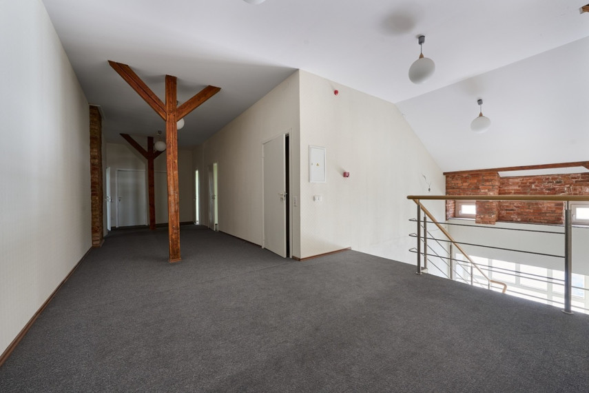 Parduodamos administracinės patalpos Neringos g., Rusnės mstl., Šilutės r. sav., 890 m2 ploto 1