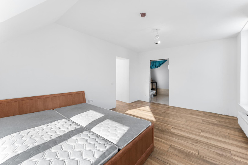 Parduodamas namas Gėlių g., Meškių k., Šiaulių r. sav., 198.65 m² ploto 4 kambariai 24