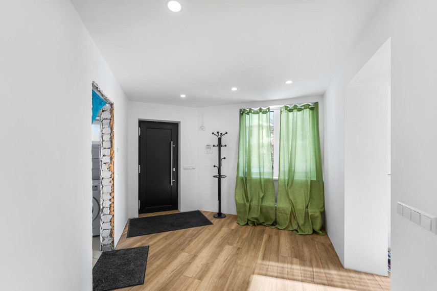 Parduodamas namas Gėlių g., Meškių k., Šiaulių r. sav., 198.65 m² ploto 4 kambariai 33
