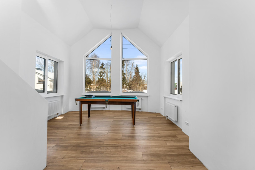 Parduodamas namas Gėlių g., Meškių k., Šiaulių r. sav., 198.65 m² ploto 4 kambariai 9