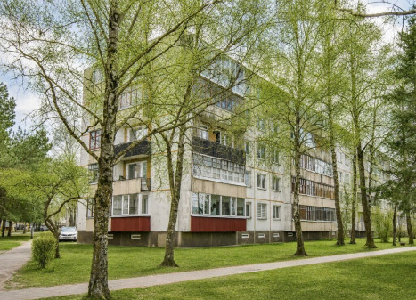 PARDUODAMAS TVARKINGAS DVIEJŲ KAMBARIŲ BUTAS TREČIAJAME AUKŠTE, NEMUNO G.64, PANEVĖŽYJE PARDUODAMAS TVARKINGAS DVIEJŲ KAMBARIŲ BUTAS TREČIAJAME AUKŠTE, NEMUNO G.64, PANEVĖŽYJE
