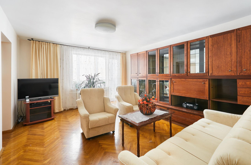 Parduodamas butas Savanorių pr., Žaliakalnis, Kauno m., Kauno m. sav., 72.00 m² ploto 4 kambariai 1