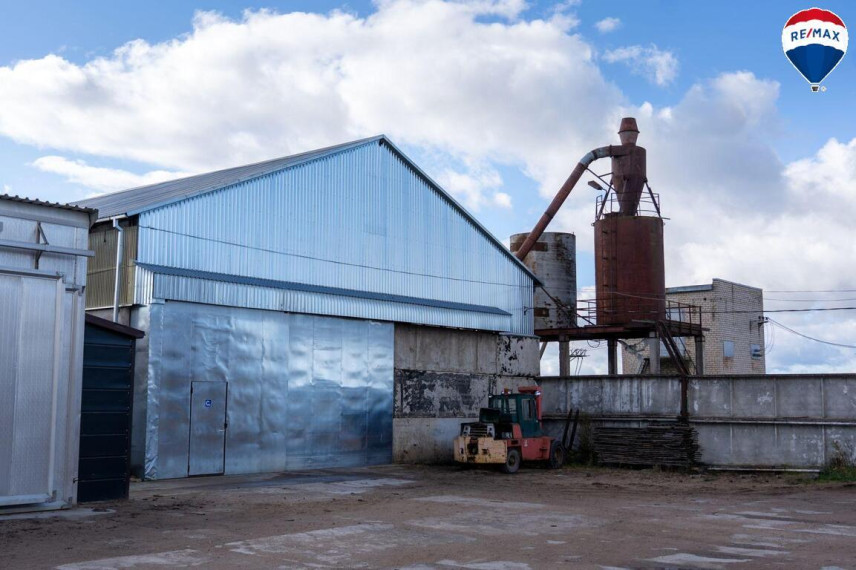 Parduodamos patalpos Sidabros g., Satkūnų k., 4200 kv.m ploto 12