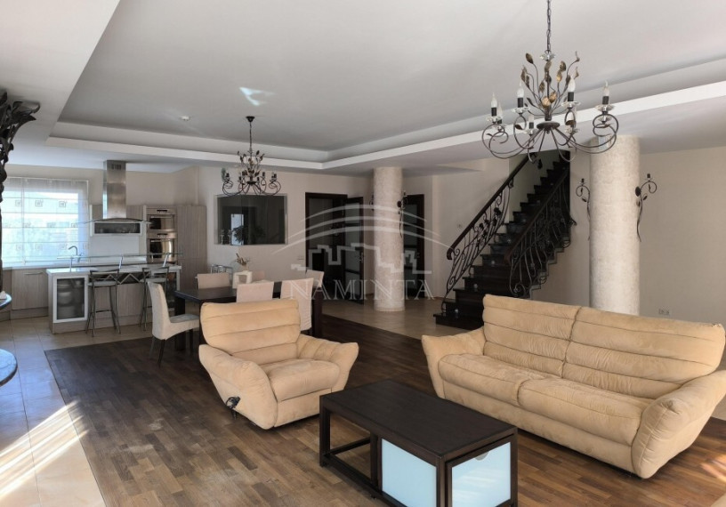 Parduodamas namas Slengių k., Klaipėdos r. sav., 299 m2 ploto, 2 aukštai 1
