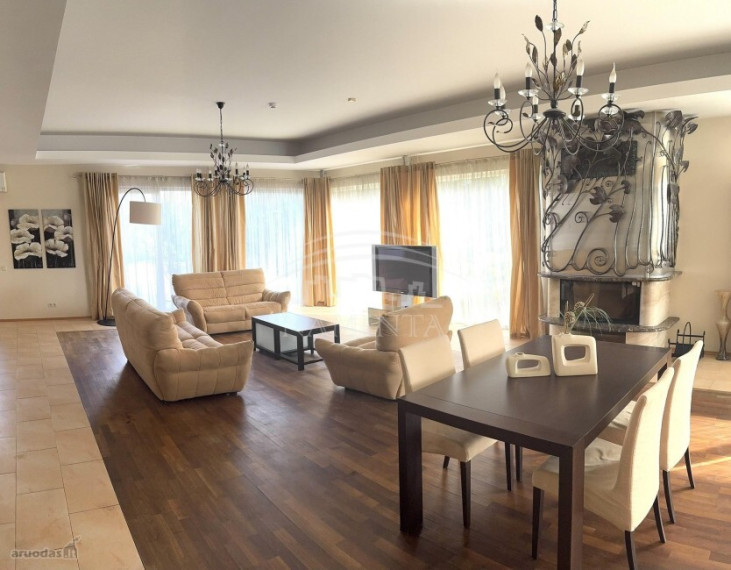 Parduodamas namas Slengių k., Klaipėdos r. sav., 299 m2 ploto, 2 aukštai 2