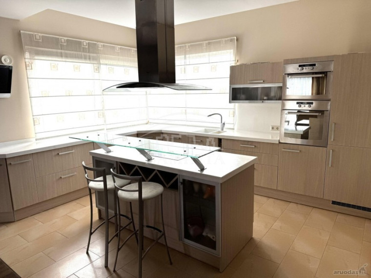 Parduodamas namas Slengių k., Klaipėdos r. sav., 299 m2 ploto, 2 aukštai 10