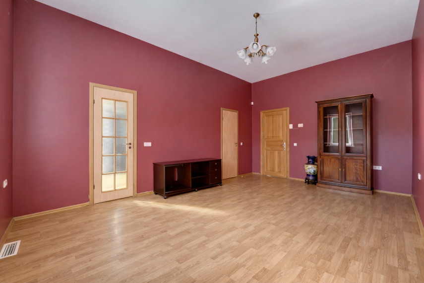 Parduodamas namas Ežero g., Antežerių k., Vilniaus r. sav., 375.76 m2 ploto, 2 aukštai 16