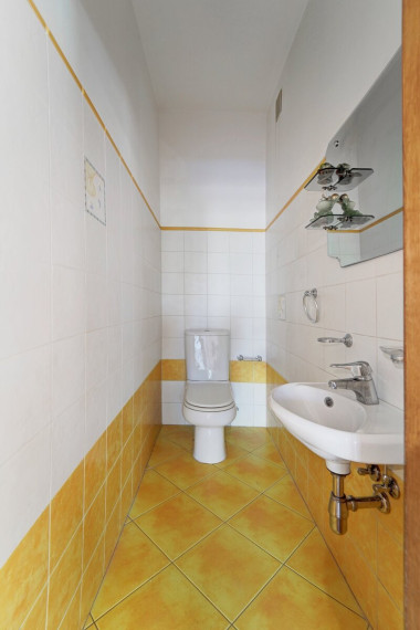 Parduodamas namas Ežero g., Antežerių k., Vilniaus r. sav., 375.76 m2 ploto, 2 aukštai 20