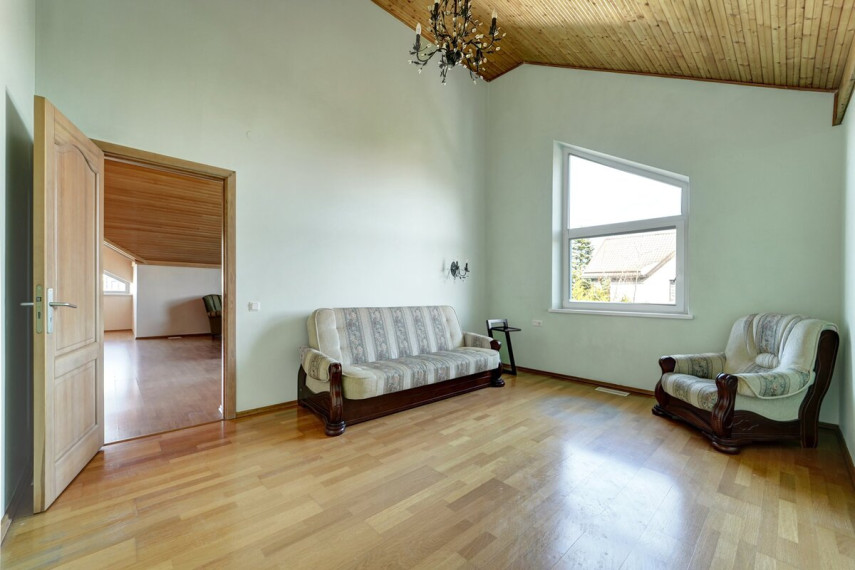 Parduodamas namas Ežero g., Antežerių k., Vilniaus r. sav., 375.76 m2 ploto, 2 aukštai 24