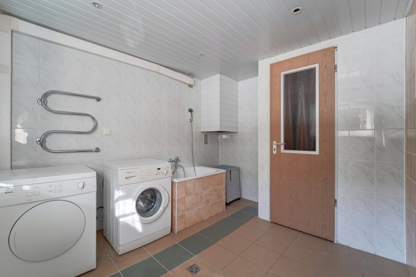 Parduodamas namas Ežero g., Antežerių k., Vilniaus r. sav., 375.76 m2 ploto, 2 aukštai 36