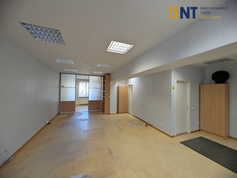 MODERNUS BIURAS CENTRE, 1 A., SU ATSKIRU ĮĖJIMU 2