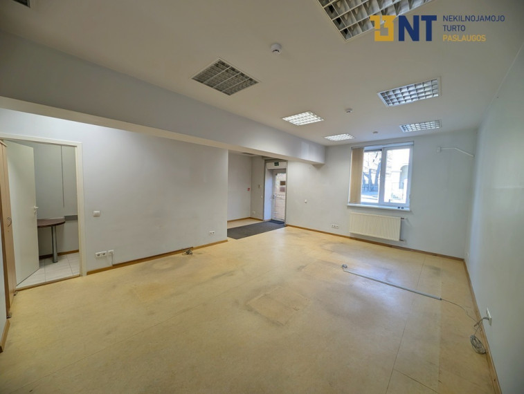 MODERNUS BIURAS CENTRE, 1 A., SU ATSKIRU ĮĖJIMU 3