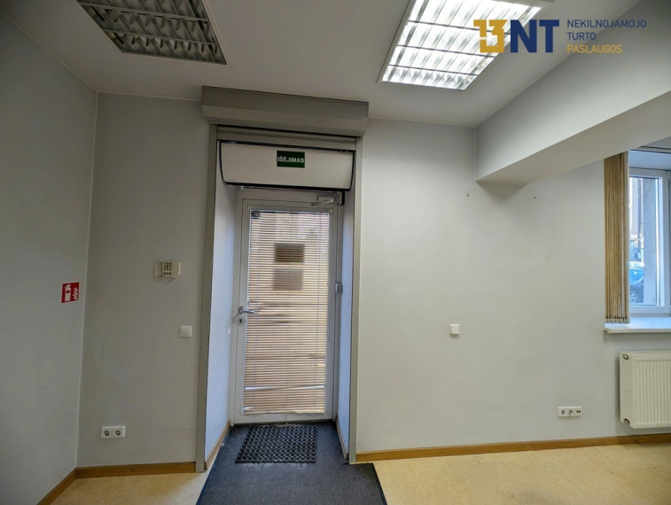 MODERNUS BIURAS CENTRE, 1 A., SU ATSKIRU ĮĖJIMU 4