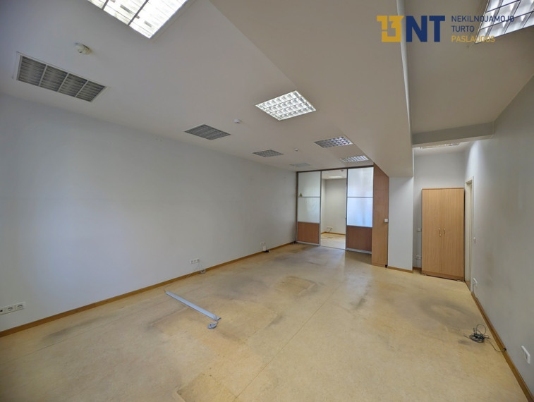 MODERNUS BIURAS CENTRE, 1 A., SU ATSKIRU ĮĖJIMU 6