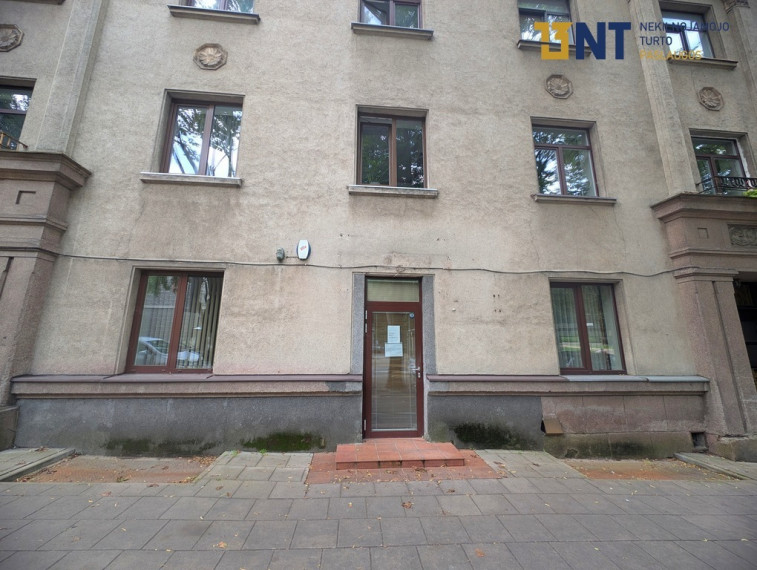 MODERNUS BIURAS CENTRE, 1 A., SU ATSKIRU ĮĖJIMU 11