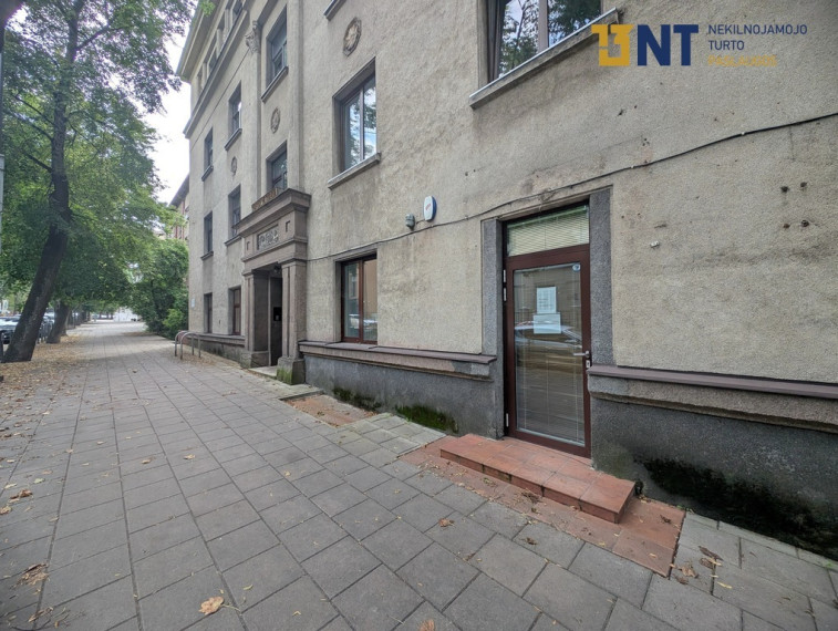 MODERNUS BIURAS CENTRE, 1 A., SU ATSKIRU ĮĖJIMU 12
