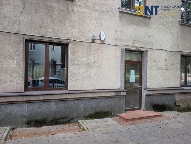 MODERNUS BIURAS CENTRE, 1 A., SU ATSKIRU ĮĖJIMU 13