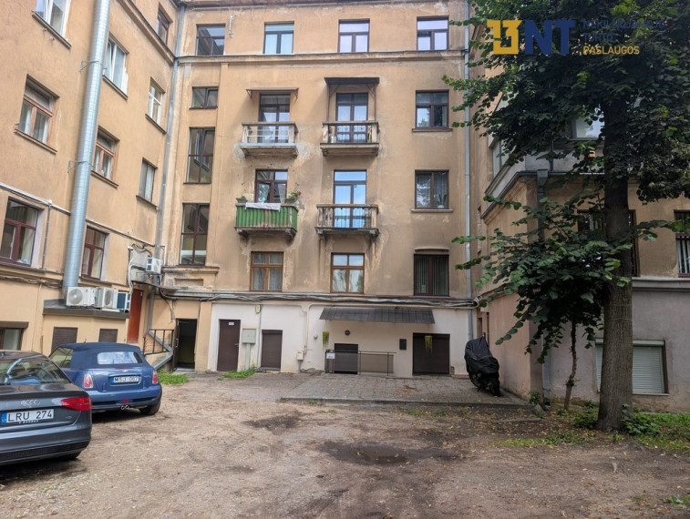 MODERNUS BIURAS CENTRE, 1 A., SU ATSKIRU ĮĖJIMU 15