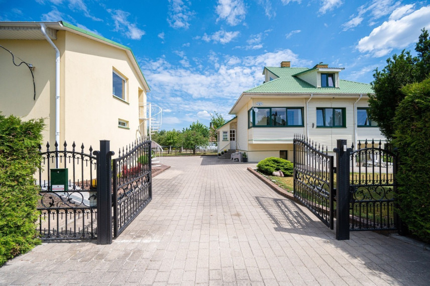 Parduodamas namas Vyšnių g., Molėtų m., Molėtų r. sav., 290.16 m2 ploto, 2 aukštai 1