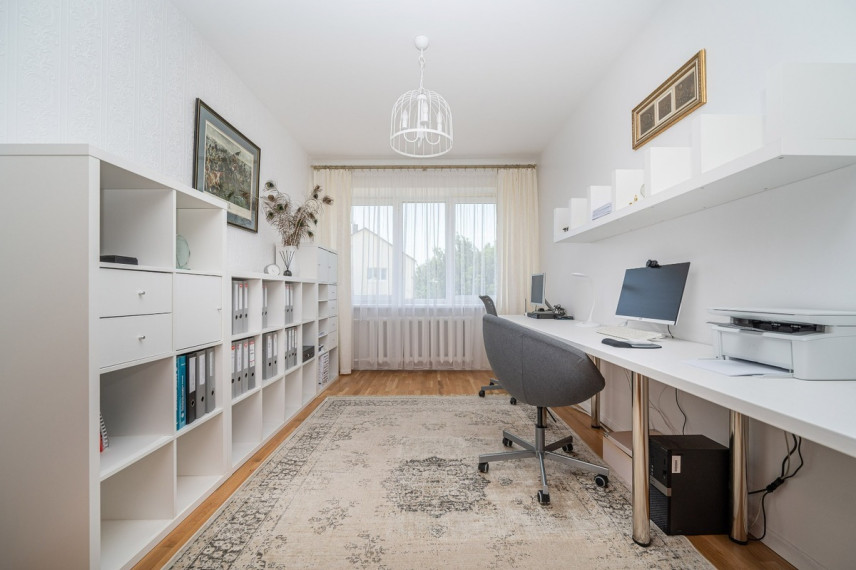 Parduodamas namas Vyšnių g., Molėtų m., Molėtų r. sav., 290.16 m2 ploto, 2 aukštai 11